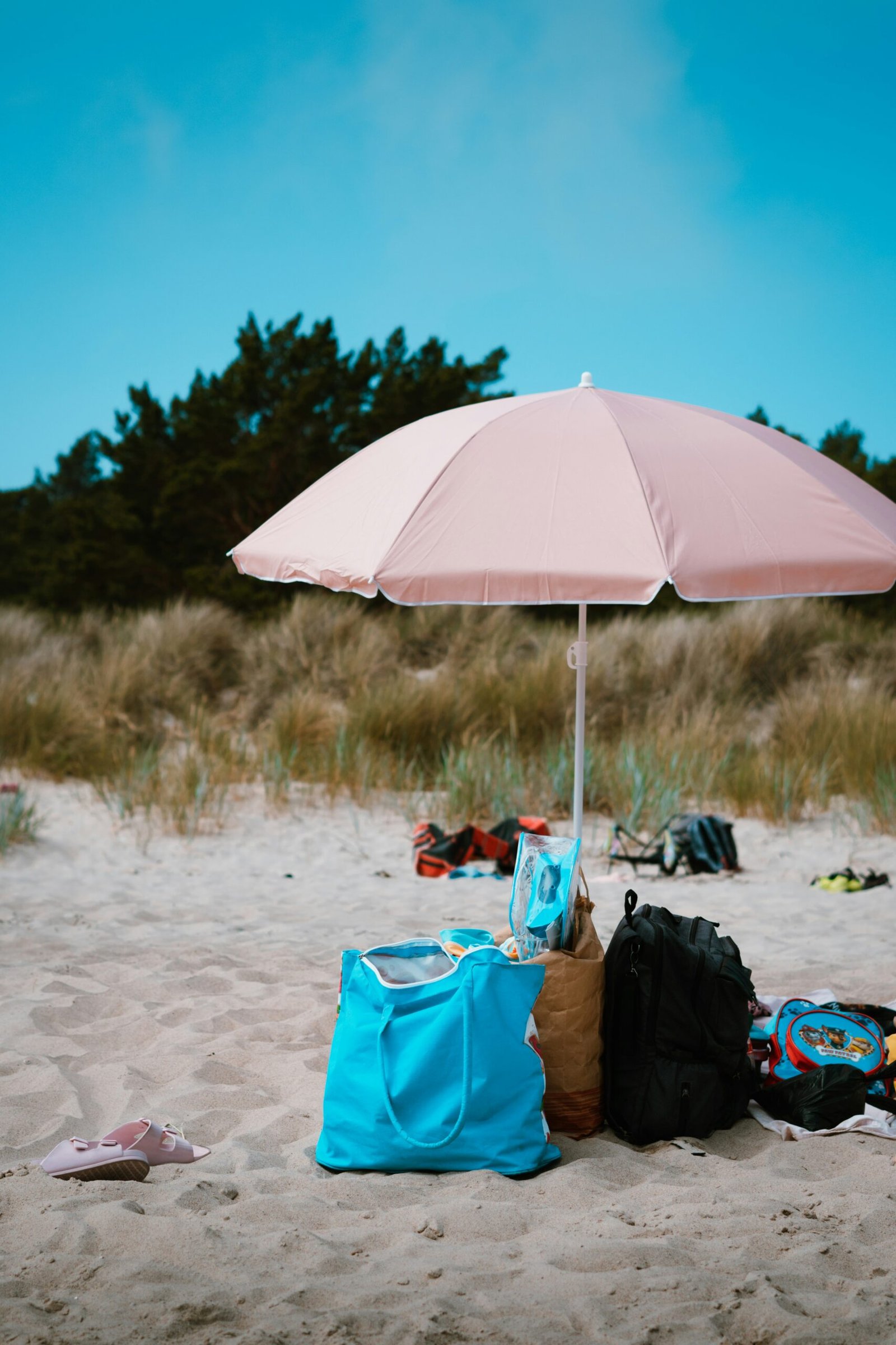 Beach Essentials Checklist That Actually Protects Your Stuff